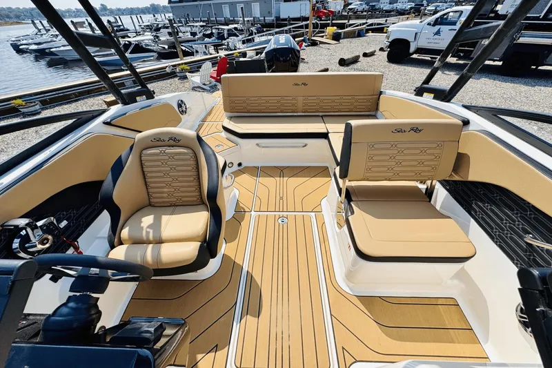 Slide: The Image of Sea Ray SPX 210 Outboard 2025 - 25