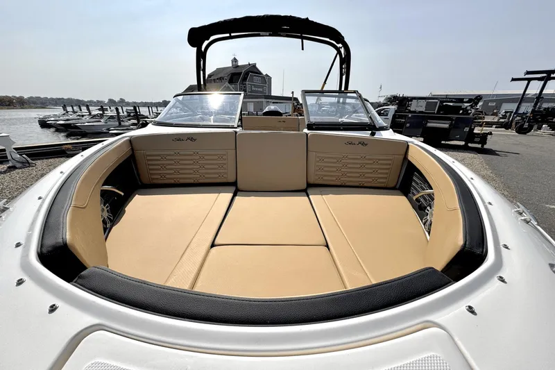Slide: The Image of Sea Ray SPX 210 Outboard 2025 - 30