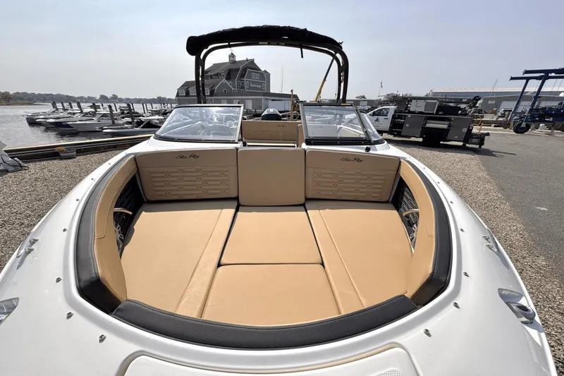 Slide: The Image of Sea Ray SPX 210 Outboard 2025 - 31