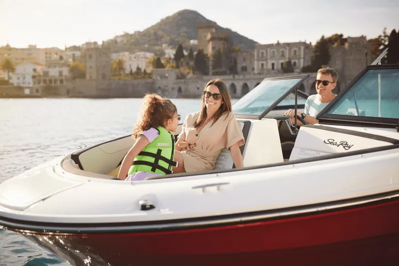 Slide: The Image of Sea Ray SPX 210 Outboard 2025 - 59