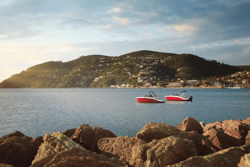 Slide: The Image of Sea Ray SPX 210 Outboard 2025 - 73