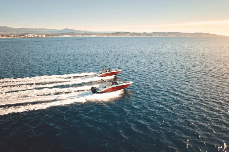 Slide: The Image of Sea Ray SPX 210 Outboard 2025 - 75