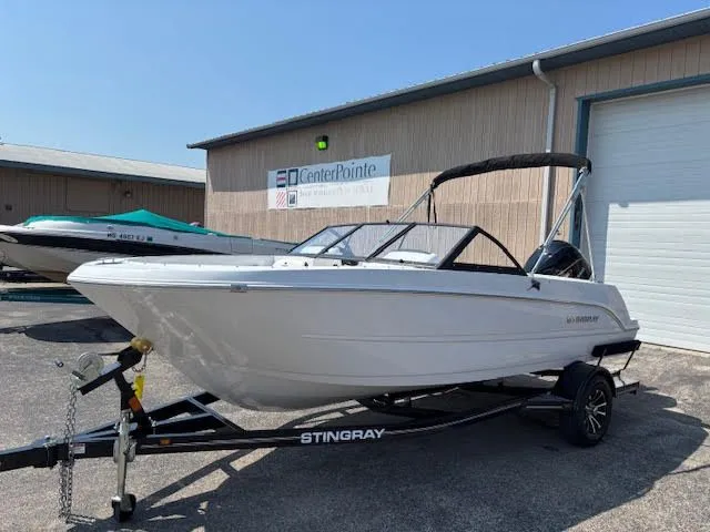 Slide: The Image of Stingray 172 DC 2025 - 2