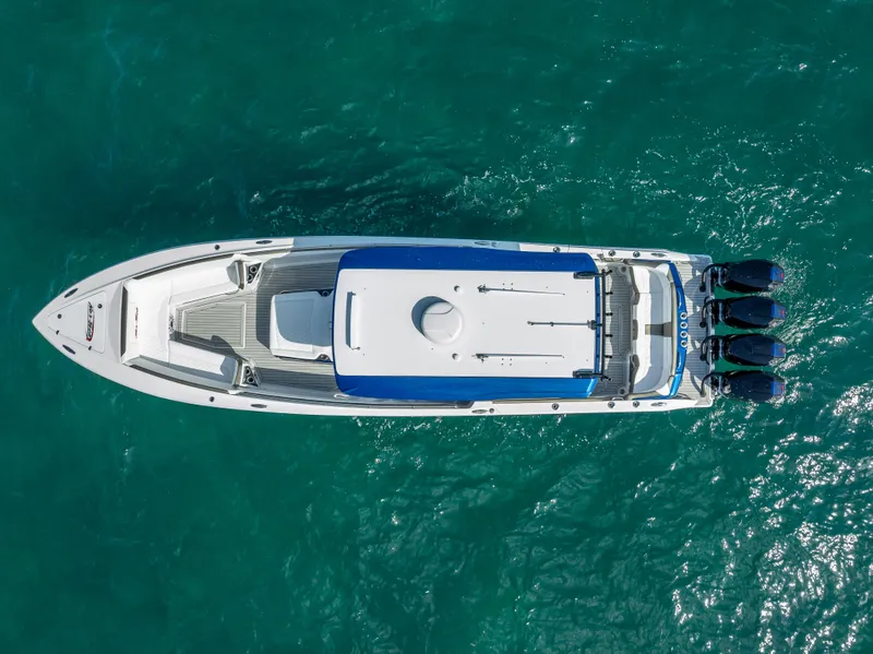 Slide: The Image of Nor-Tech 390 Sport 2025 - 52