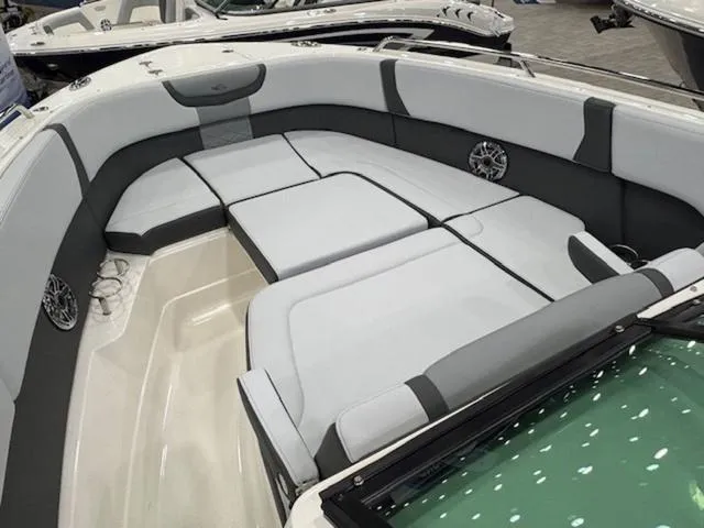 Slide: The Image of Chaparral 280 OSX 2025 - 7