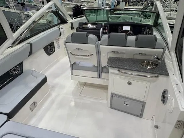 Slide: The Image of Chaparral 280 OSX 2025 - 8