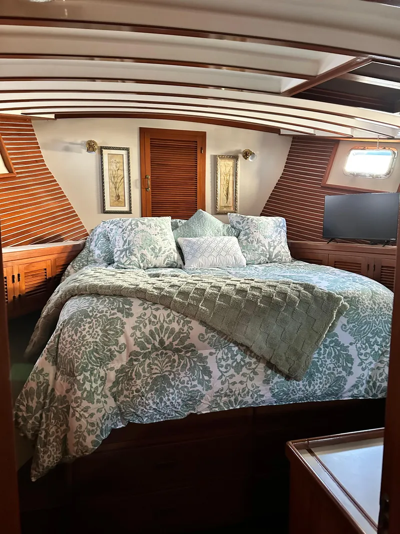 Slide: The Image of Kadey-Krogen Wide-Body 1994 - 33