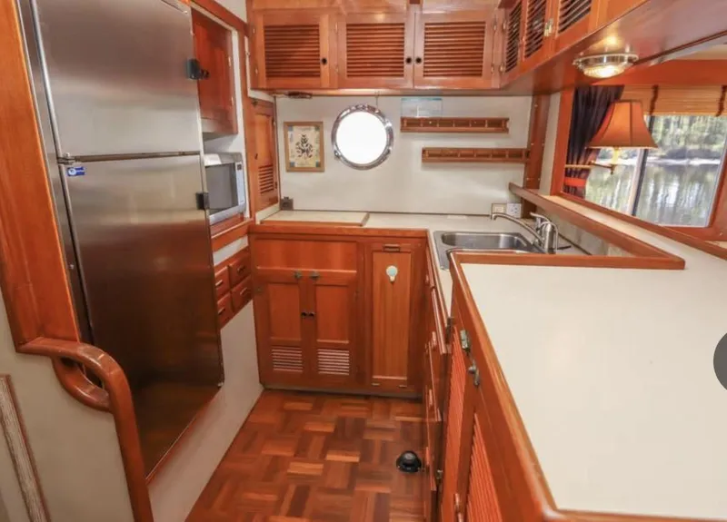 Slide: The Image of Kadey-Krogen Wide-Body 1994 - 7