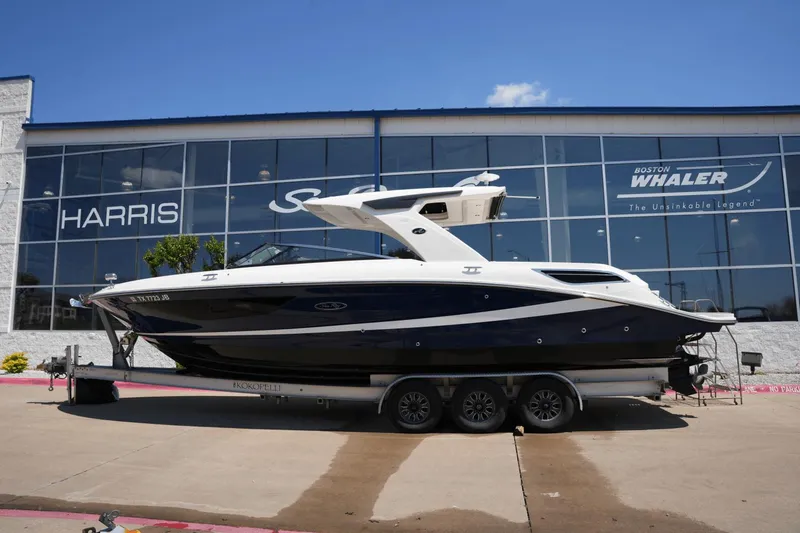 Slide: The Image of Sea Ray 350 SLX 2020 - 1