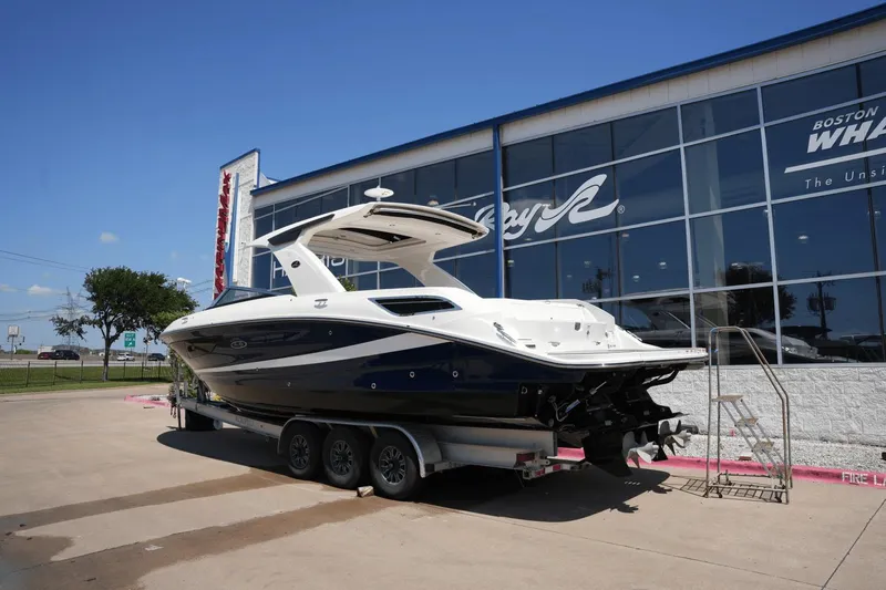 Slide: The Image of Sea Ray 350 SLX 2020 - 3
