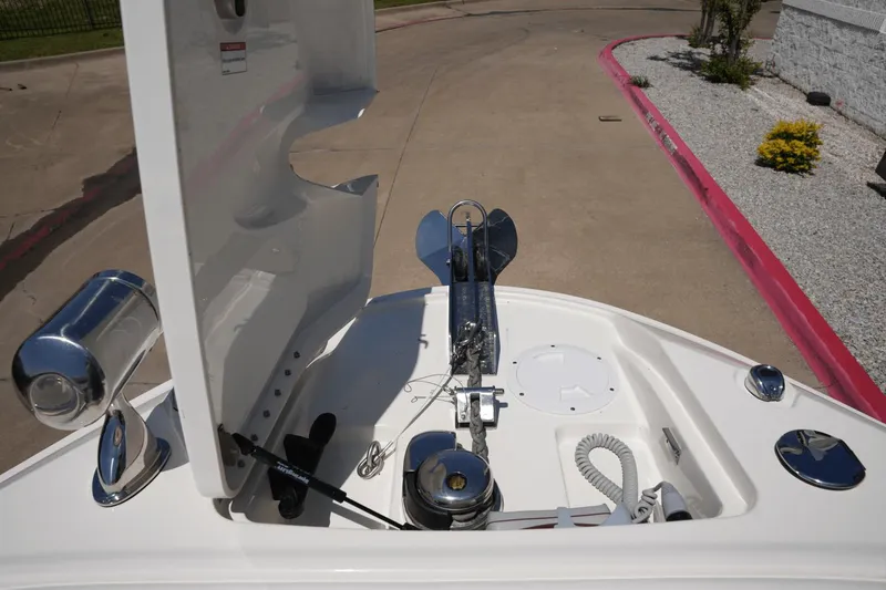 Slide: The Image of Sea Ray 350 SLX 2020 - 35