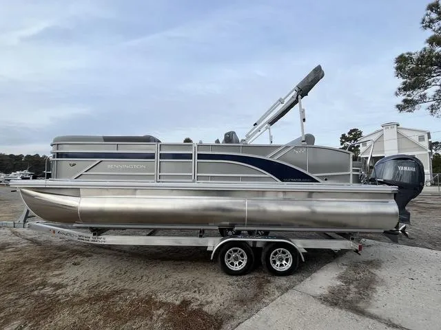 Slide: The Image of Bennington S Swingback 22 SSB 2025 - 3