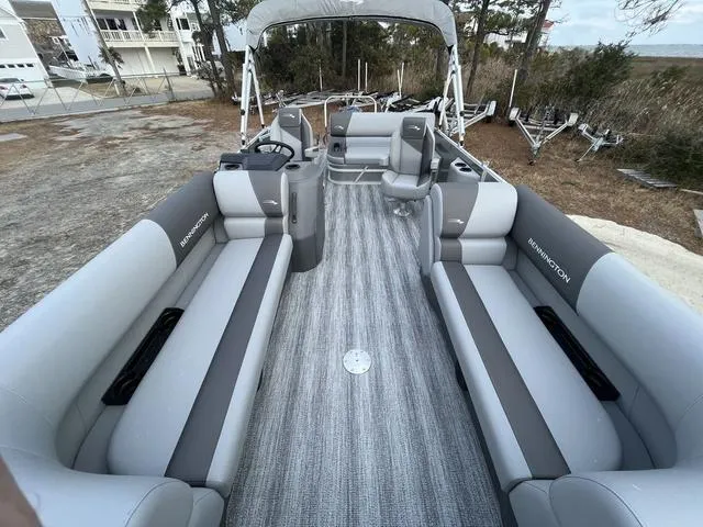 Slide: The Image of Bennington S Swingback 22 SSB 2025 - 7