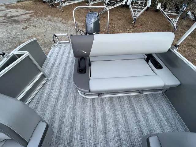 Slide: The Image of Bennington S Swingback 22 SSB 2025 - 10