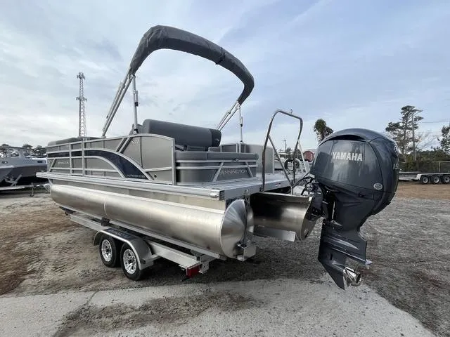 Slide: The Image of Bennington S Swingback 22 SSB 2025 - 4