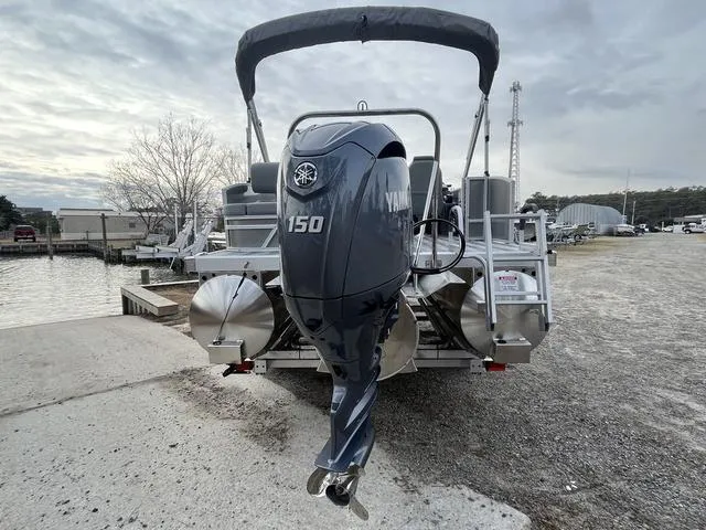 Slide: The Image of Bennington S Swingback 22 SSB 2025 - 5