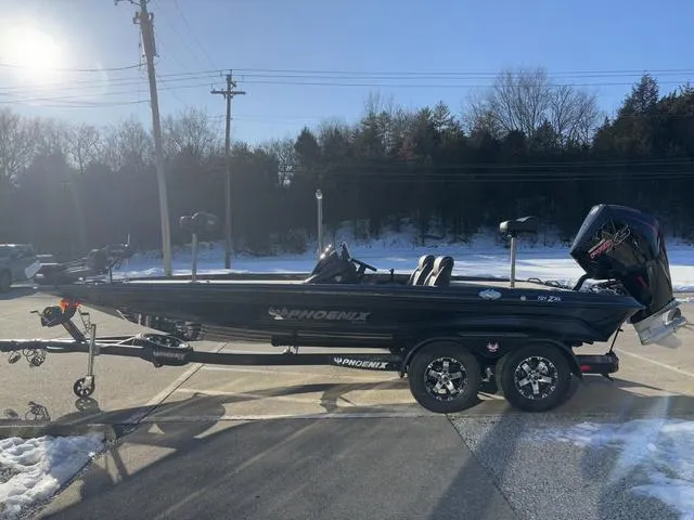 Slide: The Image of Phoenix Bass Boat 721 ZXL 2025 - 11
