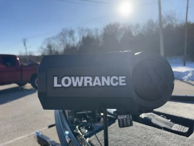 Slide: The Image of Phoenix Bass Boat 721 ZXL 2025 - 8