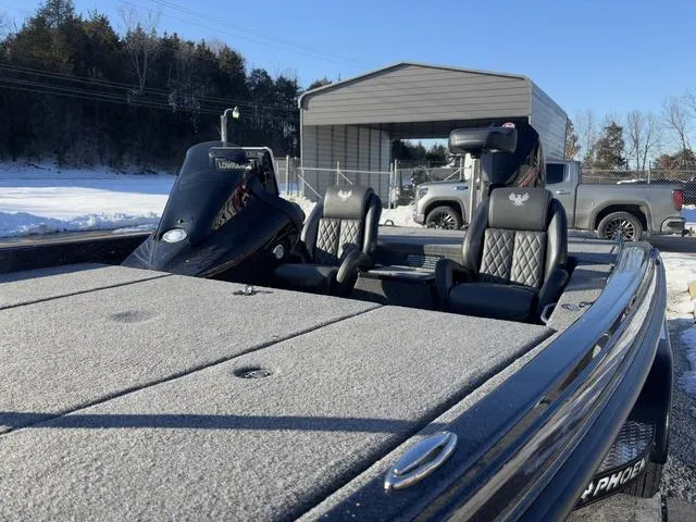 Slide: The Image of Phoenix Bass Boat 721 ZXL 2025 - 9