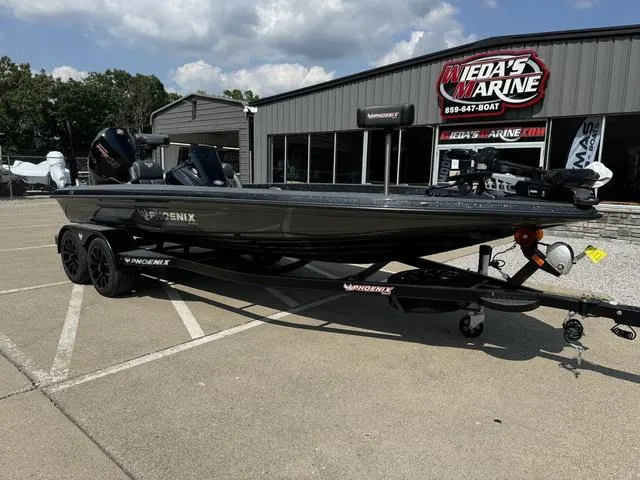 Slide: The Image of Phoenix Bass Boat 21 XE 2025 - 13
