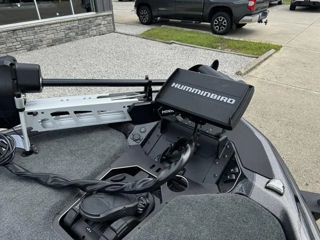 Slide: The Image of Skeeter FXR20 Limited 2025 - 12