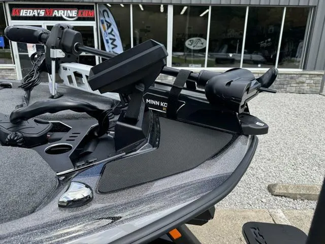 Slide: The Image of Skeeter FXR20 Limited 2025 - 13
