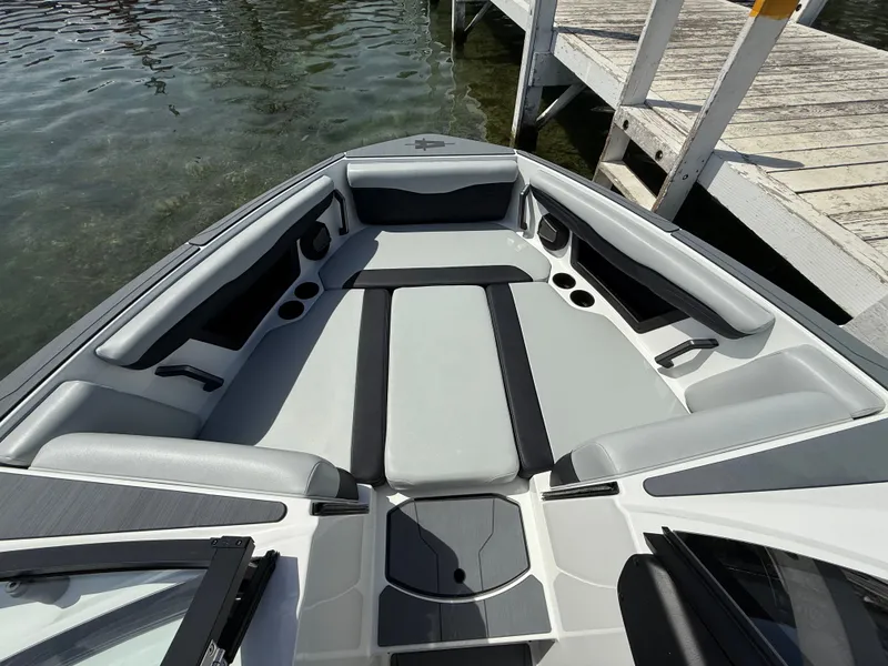 Slide: The Image of Axis T220 2025 - 638