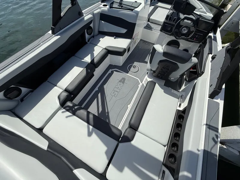 Slide: The Image of Axis T220 2025 - 476