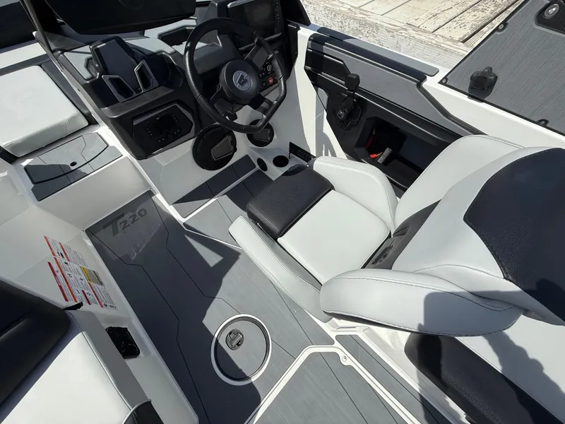 Slide: The Image of Axis T220 2025 - 478