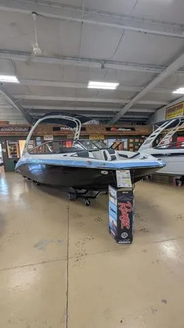 Slide: The Image of Yamaha 195S 2025 - 2