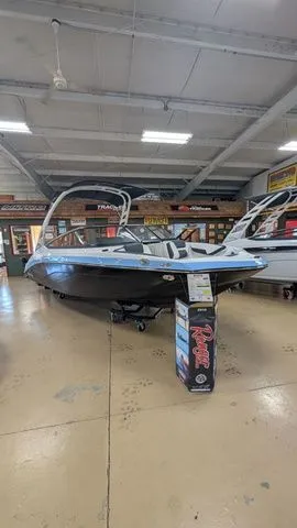 Slide: The Image of Yamaha 195S 2025 - 27