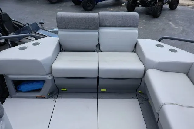 Slide: The Image of Sea-Doo Switch Cruise 21 2025 - 14