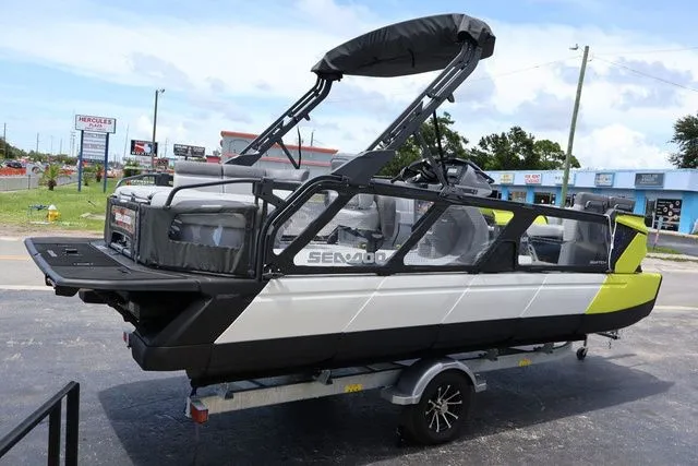 Slide: The Image of Sea-Doo Switch Cruise 21 2025 - 6