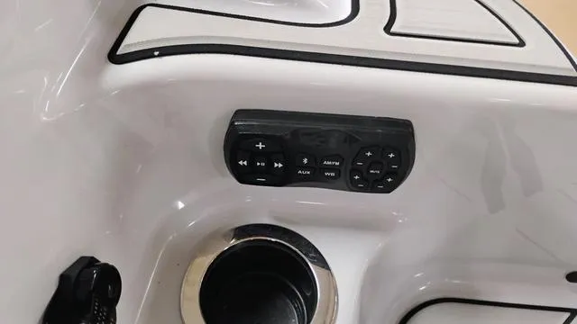 Slide: The Image of Yamaha 255XD 2025 - 34