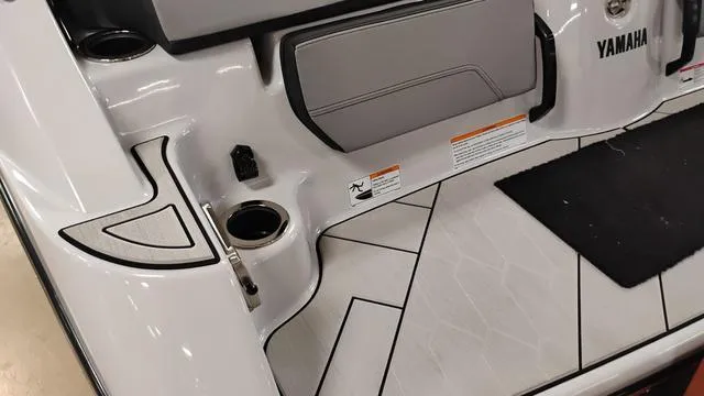 Slide: The Image of Yamaha 255XD 2025 - 60