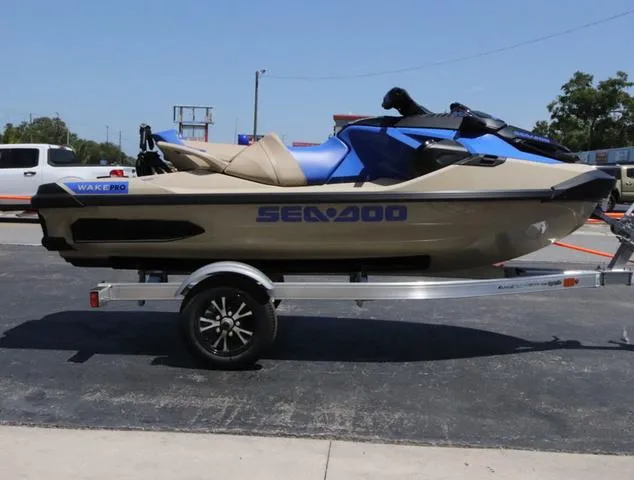 Slide: The Image of Sea-Doo Wake Pro 230 2025 - 6