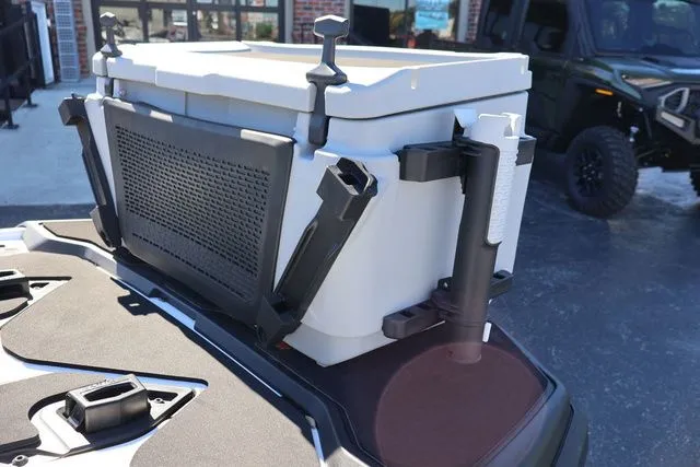 Slide: The Image of Sea-Doo PWC FISHPRO SPORT 170 AUD WH IBR IDF 25 2025 - 11