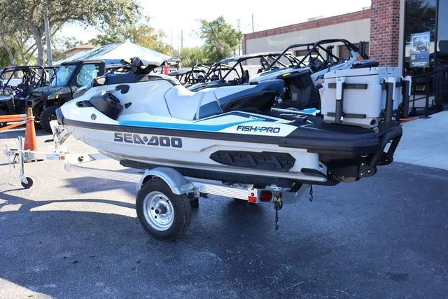 Slide: The Image of Sea-Doo PWC FISHPRO SPORT 170 AUD WH IBR IDF 25 2025 - 4