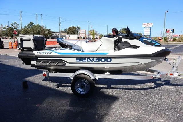 Slide: The Image of Sea-Doo PWC FISHPRO SPORT 170 AUD WH IBR IDF 25 2025 - 7