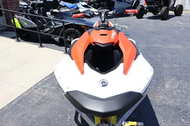 Slide: The Image of Sea-Doo Spark Trixx for 3 2025 - 9