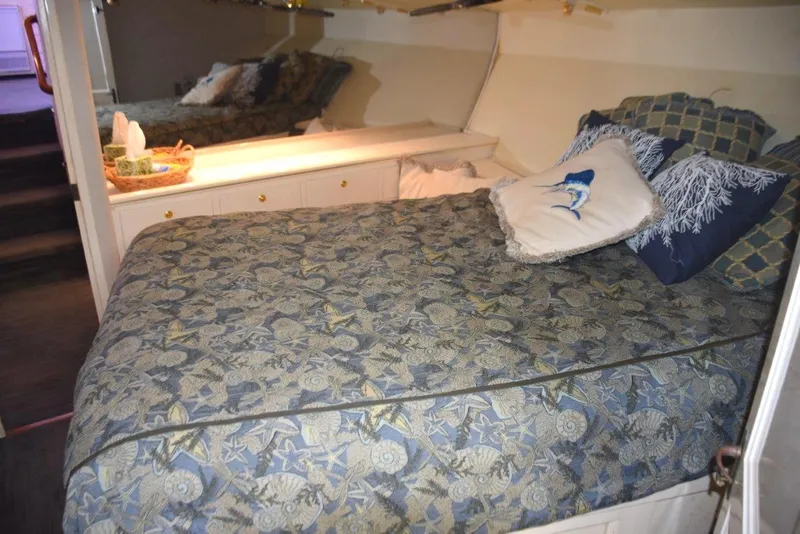 Slide: The Image of Athwartships berth in Master stateroom forward - 14