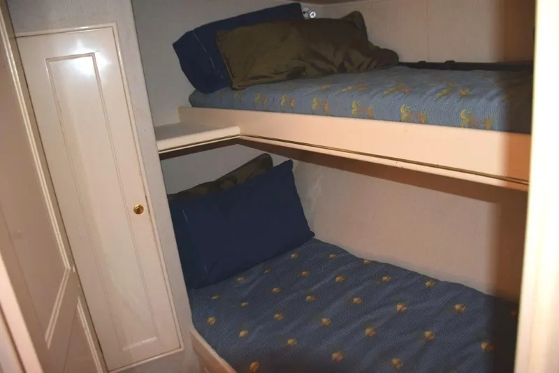 Slide: The Image of Guest stateroom - 19