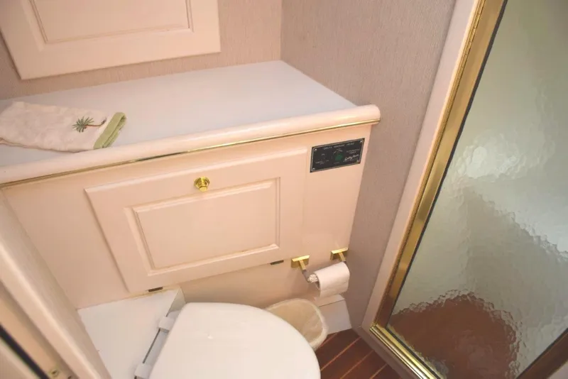 Slide: The Image of Guest head and shower stall - 22