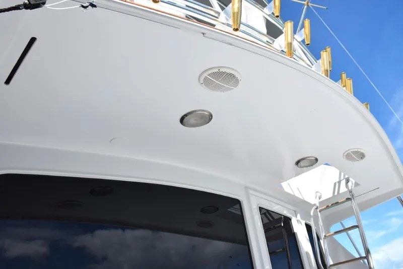 Slide: The Image of Large overhang with speakers and lighting - 31