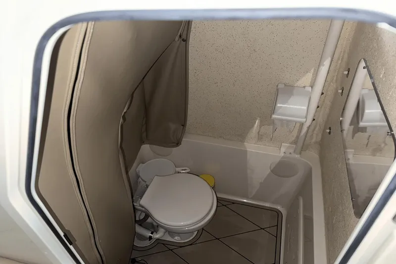 Slide: The Image of Carolina Sea Chaser 27 HFC 2022 - 10