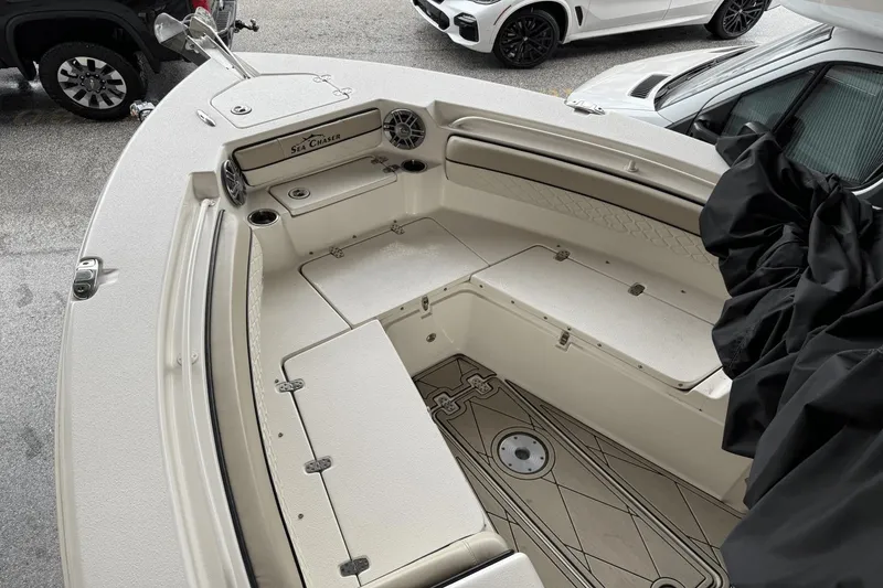 Slide: The Image of Carolina Sea Chaser 27 HFC 2022 - 6