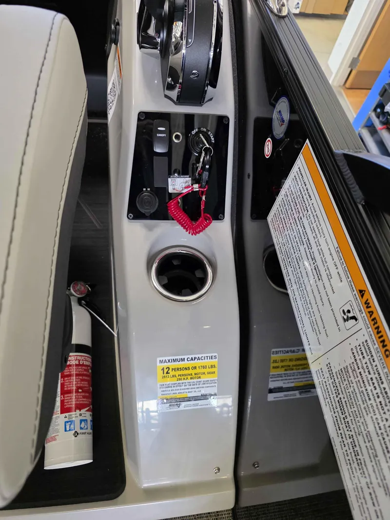 Slide: The Image of Barletta Cabrio 22UC 2025 - 12