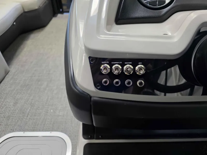 Slide: The Image of Barletta Cabrio 22UC 2025 - 15