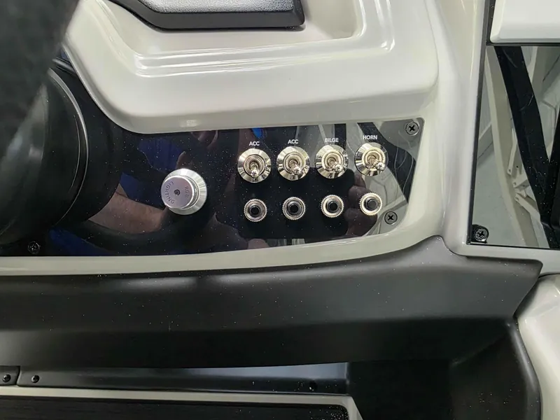 Slide: The Image of Barletta Cabrio 22UC 2025 - 16