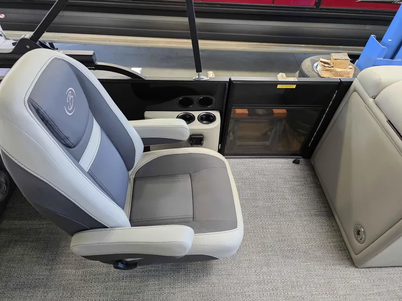 Slide: The Image of Barletta Cabrio 22UC 2025 - 17